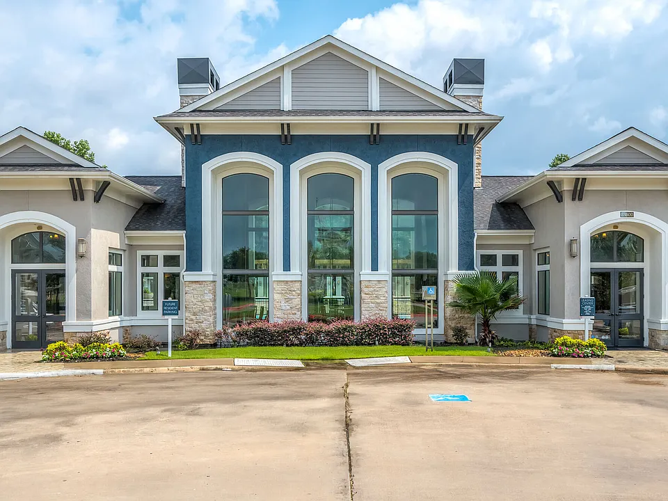 Palms at Cinco Ranch apartments community photo