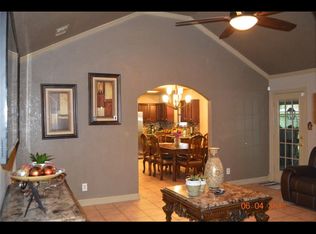 1200 Molina Ct, Angleton, TX 77515