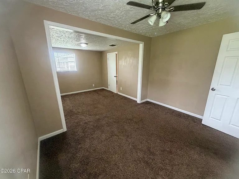 923 School Ave — Photo 16