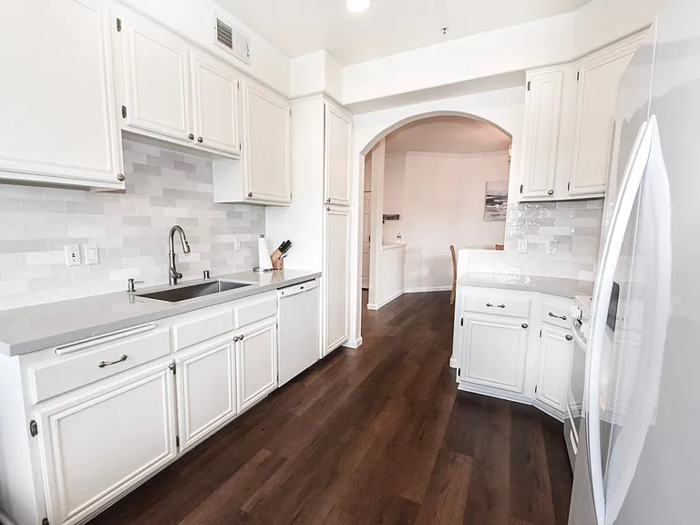 344 Orange Ave #302 — Photo 7