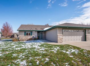 676 W River Dr, New London, MN 56273