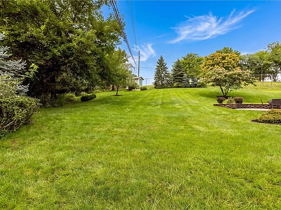 5th image of 118 Kinross Ln