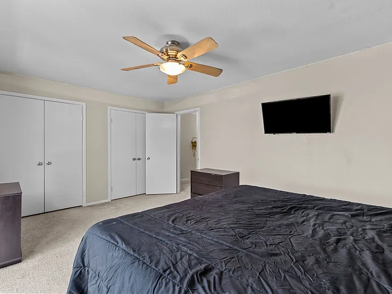 1221 Clydesdale Ln — Photo 13