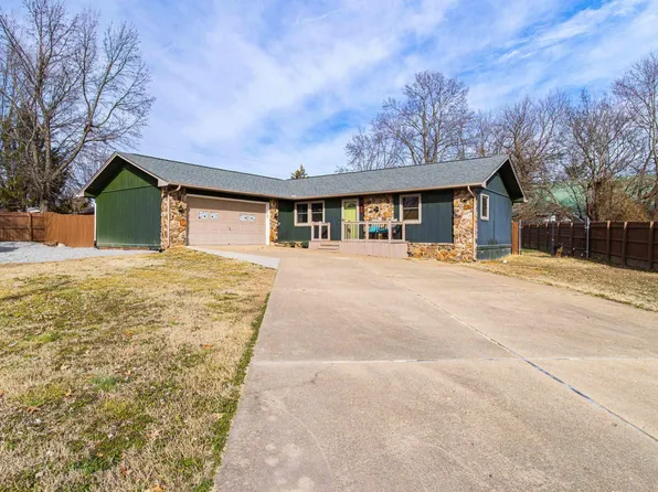 304 Montgomery Ave, Mountain Home, AR 72653