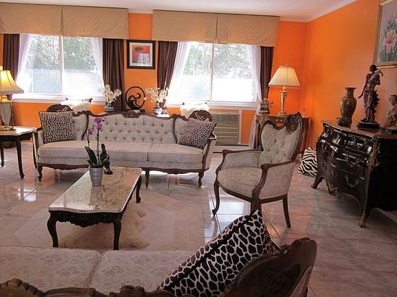 Well Maintained Split Colonial