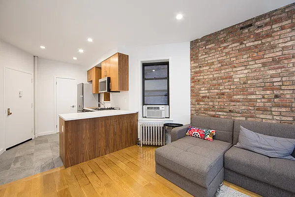 Rented by R New York | media 4