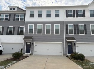 10 Stanton Rd, Mount Holly, NJ 08060