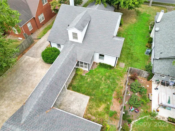 824 Davie Ave, Statesville, NC 28677