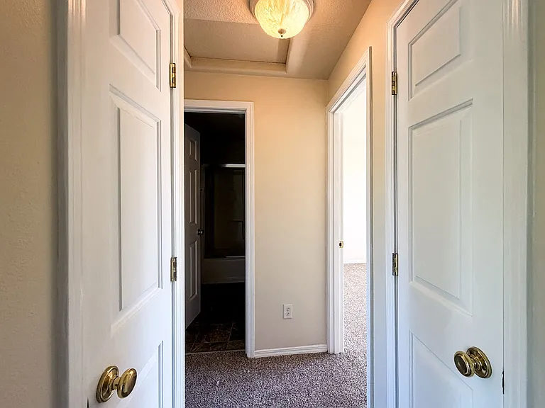 465 E Ellendale Ave — Photo 29