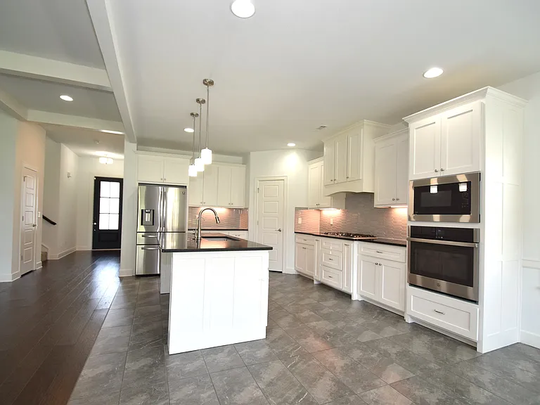 4203 SW Bermuda Ave — Photo 6