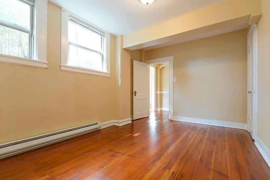 Unit A Ground floor 1 Bedroom; large quiet bedroom