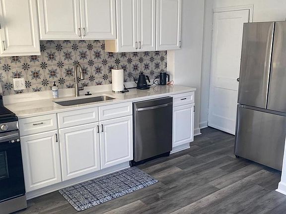 4th image of 3643 Greenvale Rd