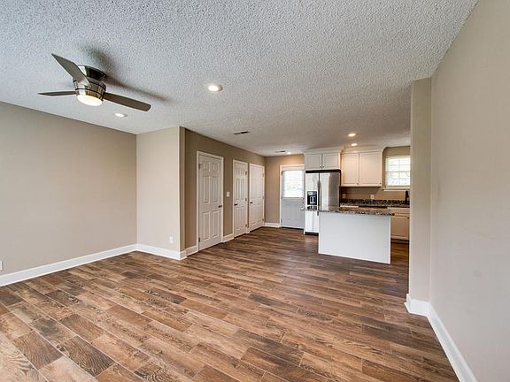 3rd image of 12 Peachtree St