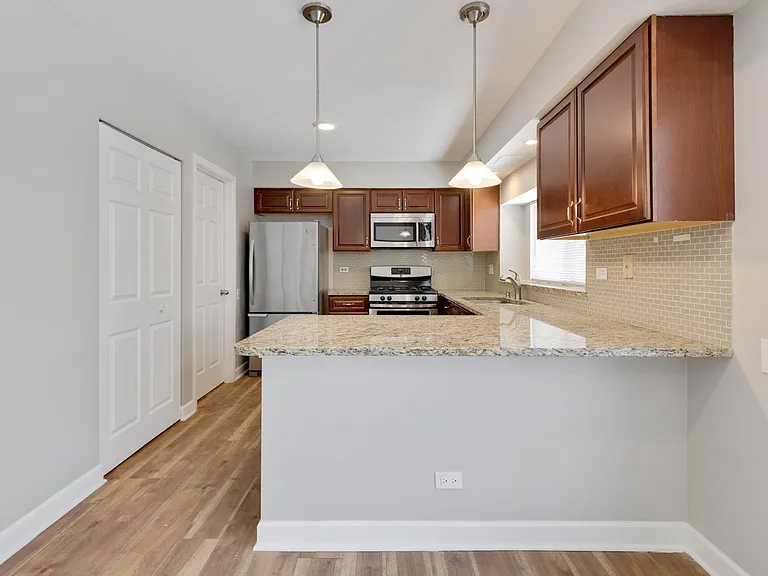 187 Half Moon Cir — Photo 9