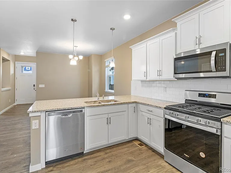 827 N Quatar St — Photo 8