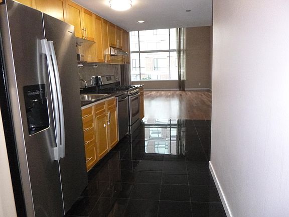 5th image of 360 6th St #301