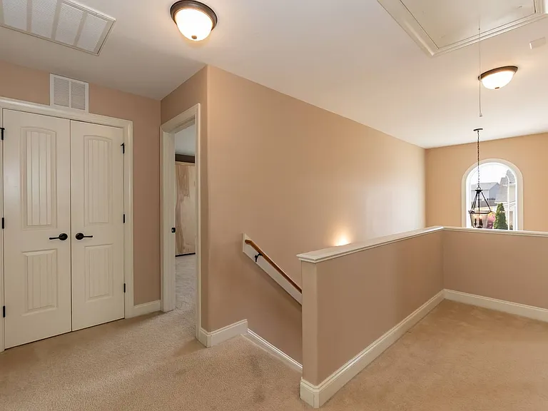 913 Steelhorse Dr — Photo 3