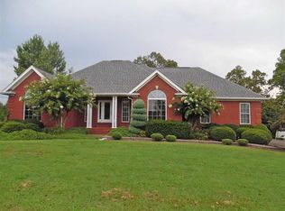 638 W Pillow St, Clifton, TN 38425