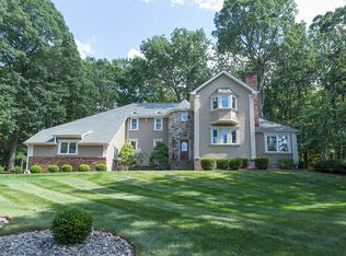 80 Glen Eagles Dr, Watchung, NJ 07069