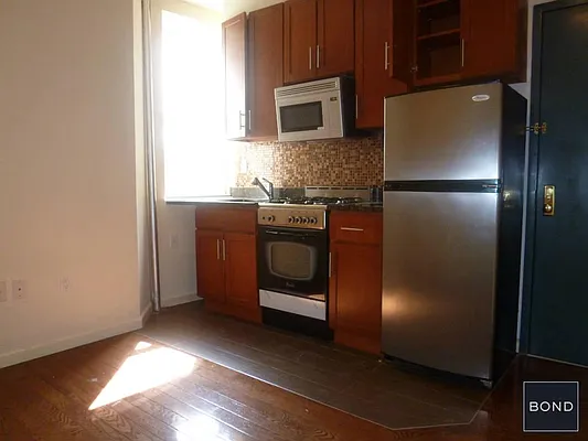 Rented by Bond New York | media 12