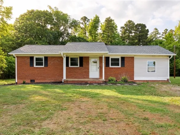 4950 Fairview Ct, Trinity, NC 27370