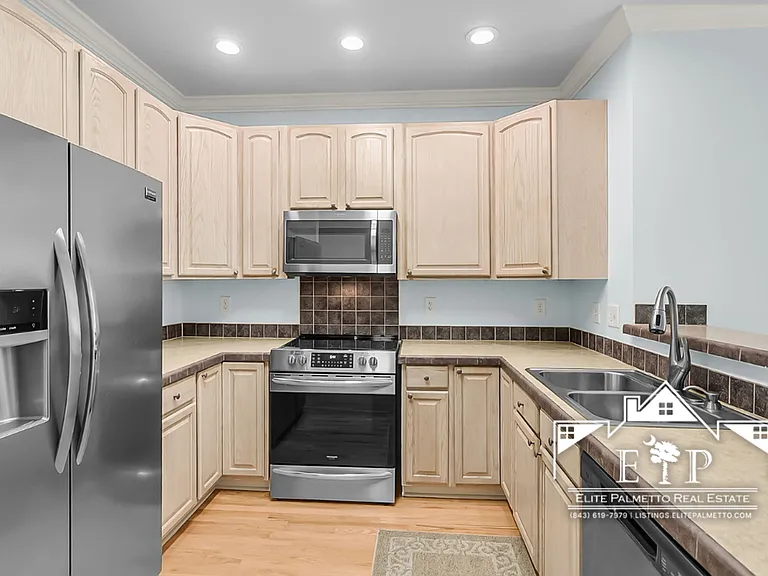 1815 Dogwood Rd #802 — Photo 10