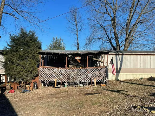 1209 W Walnut St, Brownstown, IN 47220