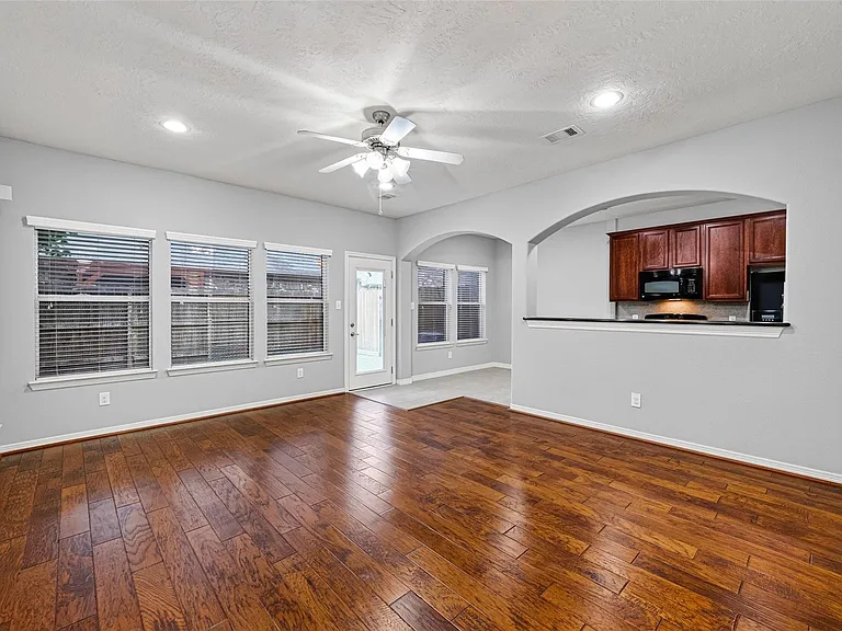 8910 Minola Oaks Dr — Photo 5
