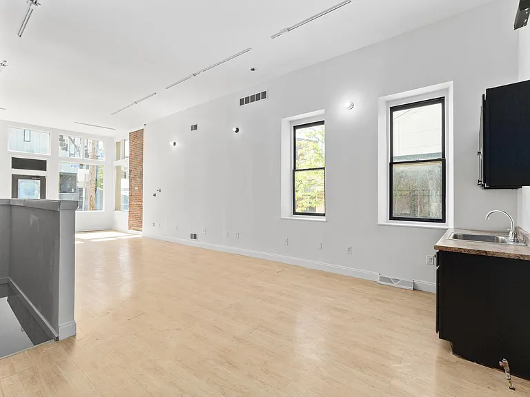 3401 Butler St #1 — Photo 10