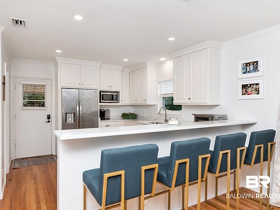 5th image of 620 Tuthill Ln