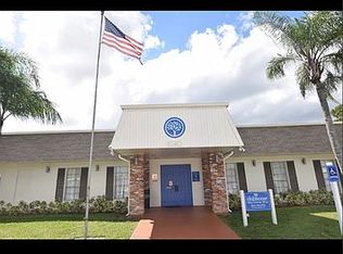 136 Willow Ln, Lake Worth, FL 33463