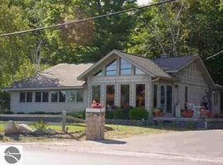 7330 Cairn Hwy, Elk Rapids, MI 49629