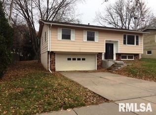 3930 18th St, Bettendorf, IA