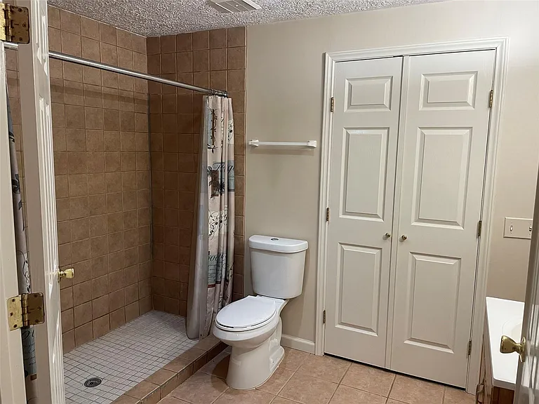 302 Somerset Rd — Photo 13