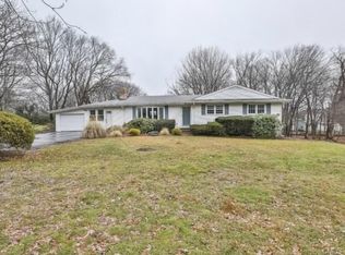 594 Daniels Farm Rd, Trumbull, CT 06611