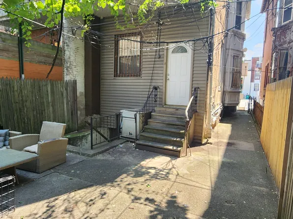 1425 W Erie Ave #1R, Philadelphia, PA 19140