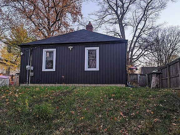 4th image of 4912 Young Ave