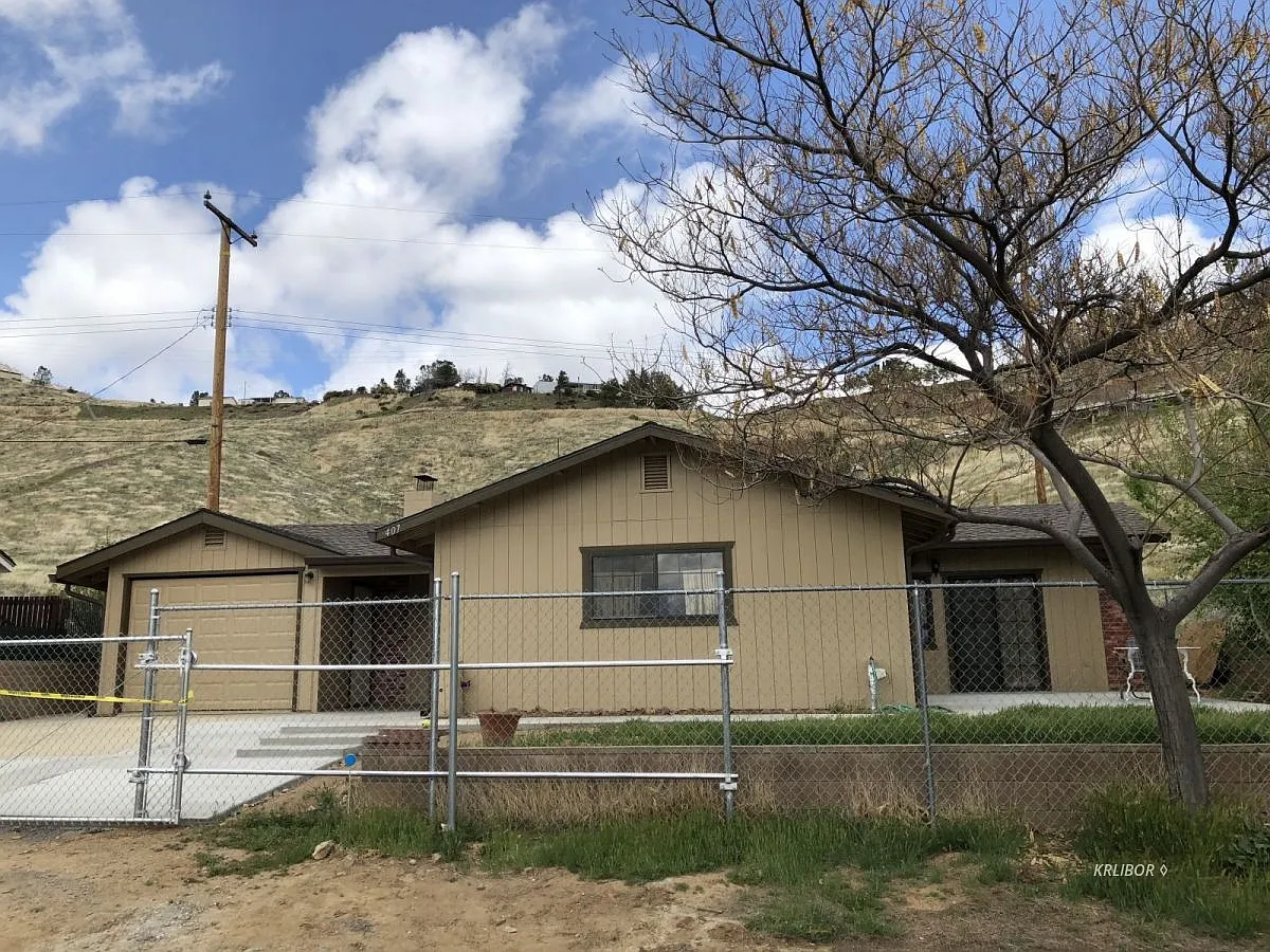 407 Panorama Dr photo 1