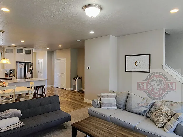 7887 S 5440 W — Photo 9