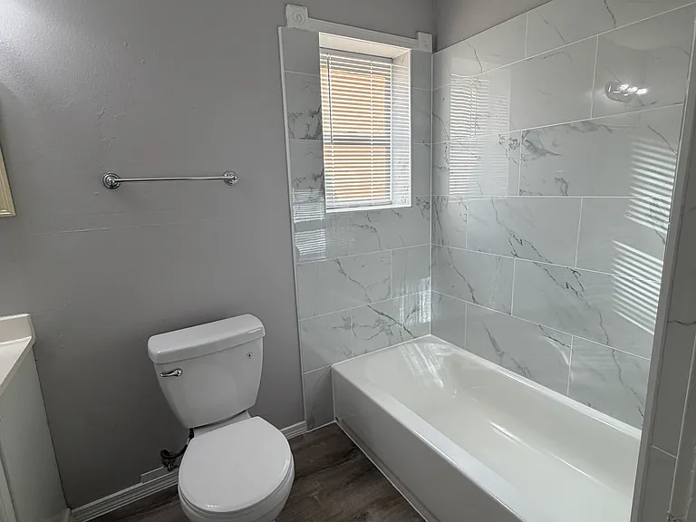 303 E Rose Dr — Photo 8