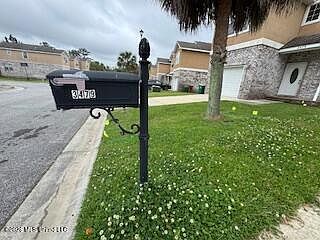 3rd image of 3479 Riverbend Cv