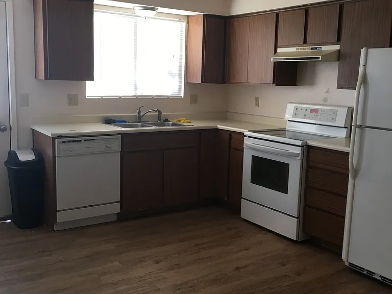 158 S Willow St #3 — Photo 3