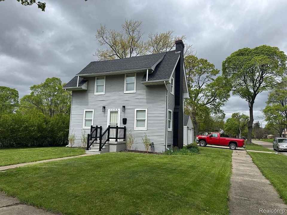 1st image of 1102 W Dayton St