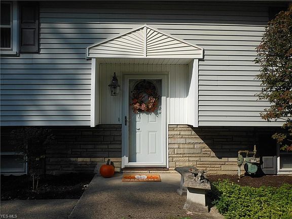 2nd image of 3350 Oakmont Dr