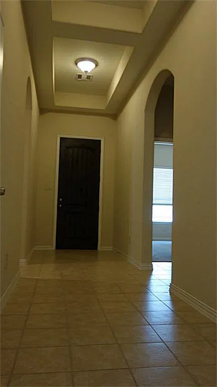 4 bed, 2.5 bath, 1930 sqft, $2,500 — Photo 2