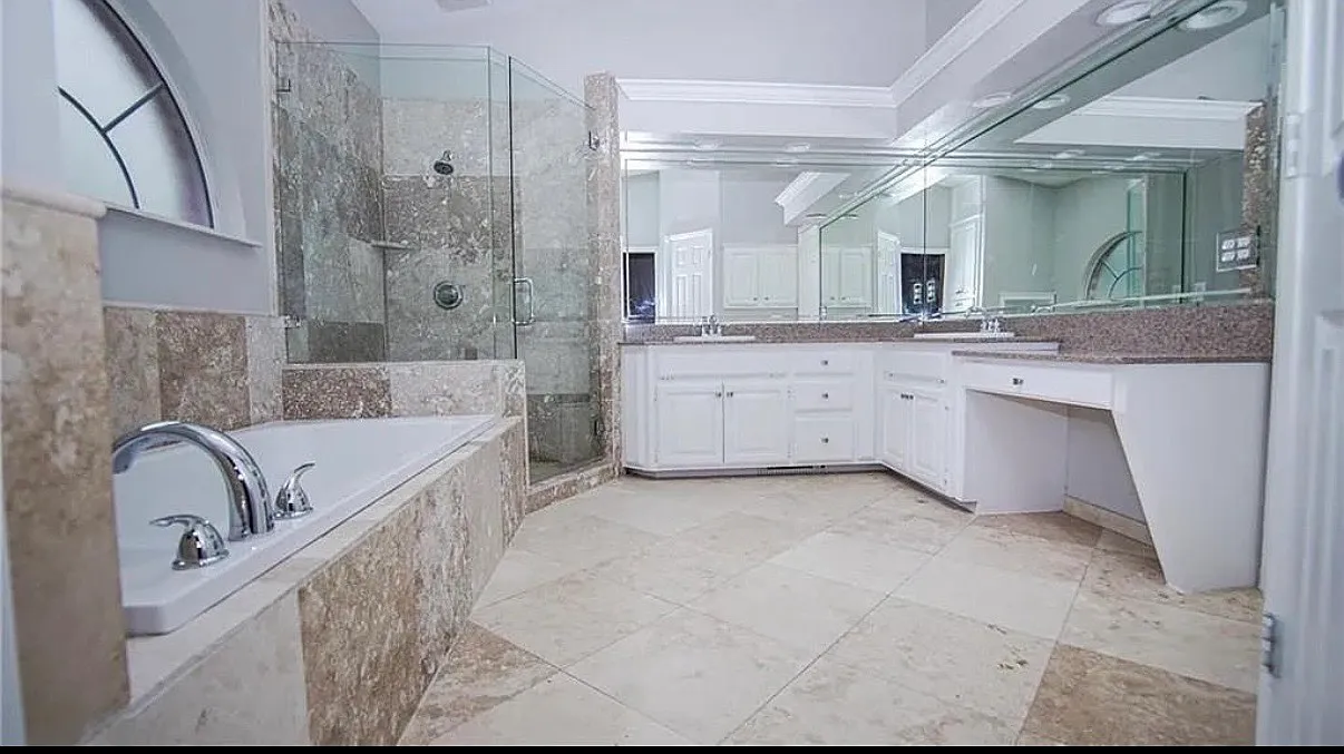 4 bed, 3624 sqft, $3,295 — Photo 1