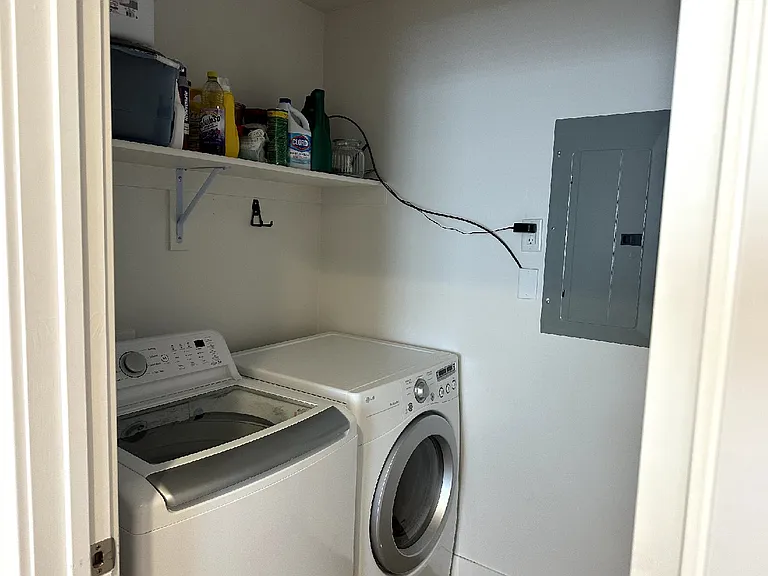 355 N 2650 W #4 — Photo 7