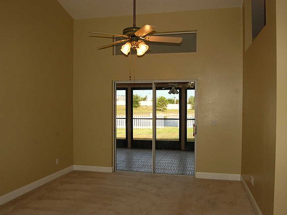 4th image of 3160 Lago Vista Dr