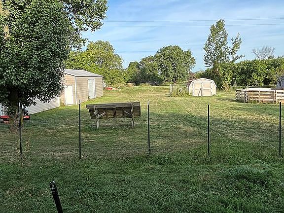 5th image of 12953 Lavigne Rd