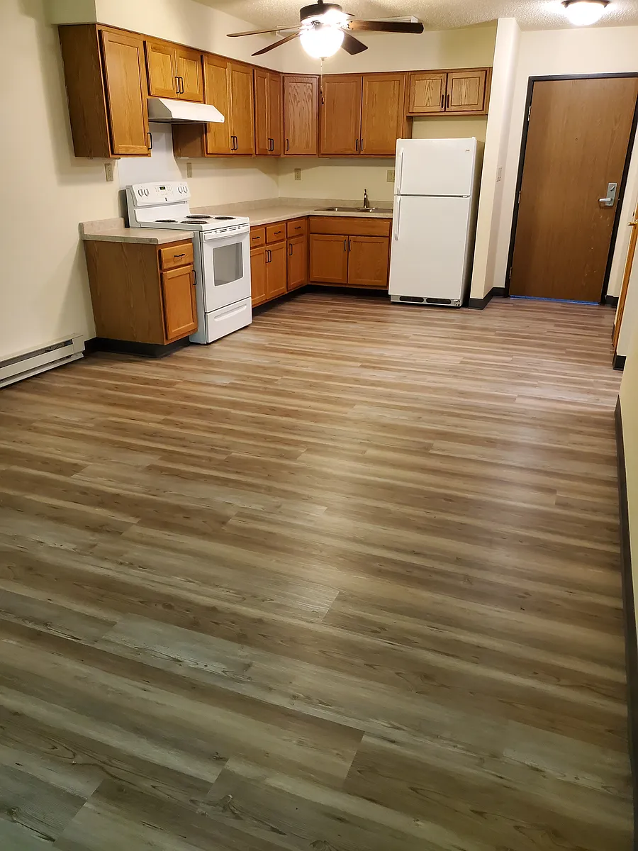 Building Photo - 105 W Elm St #103